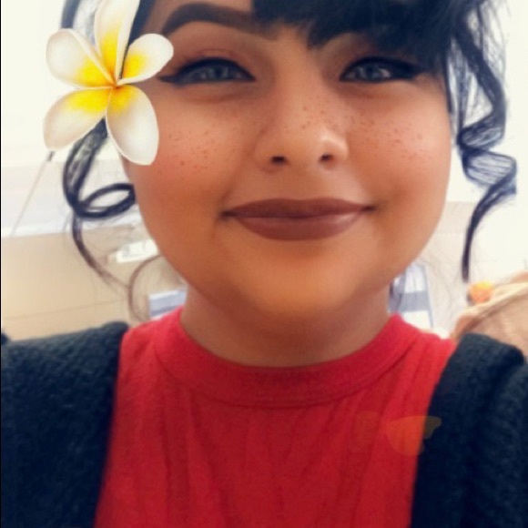 Meet your Posher, Amaris - Picture 4 of 4